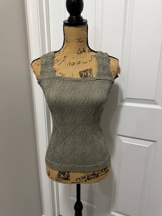 Patterned Seamless Tank Top - Picture 2 of 7